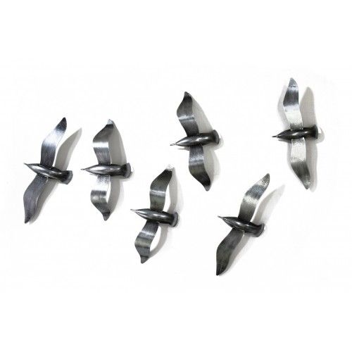 Assorted metal seagulls