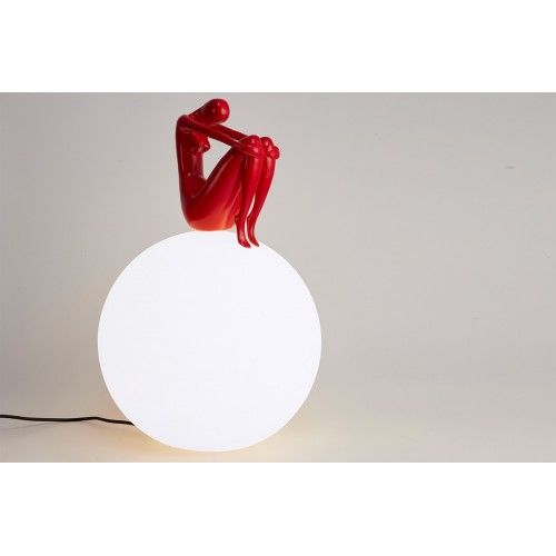 Escultura em resina esfera luminosa reflexo vermelho INTERIOR