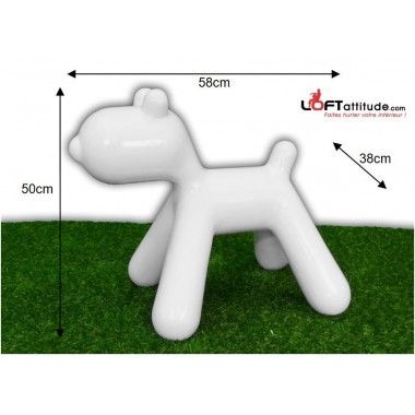 Estatua de perro de diseño lacada en blanco