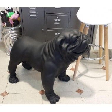 Estátua de bulldog inglês preto fosco