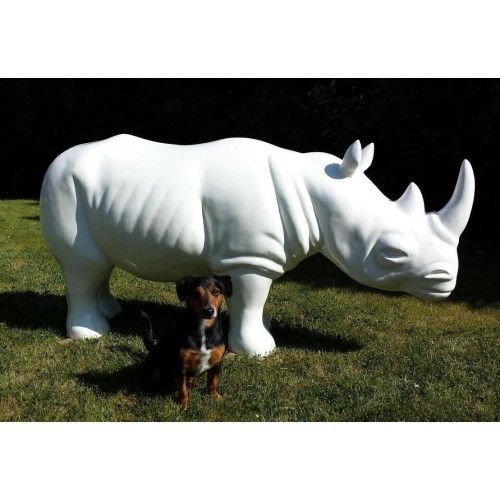Grande statua di rinoceronte bianco